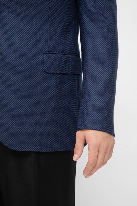 Товар синего цвета с внутренней стороны