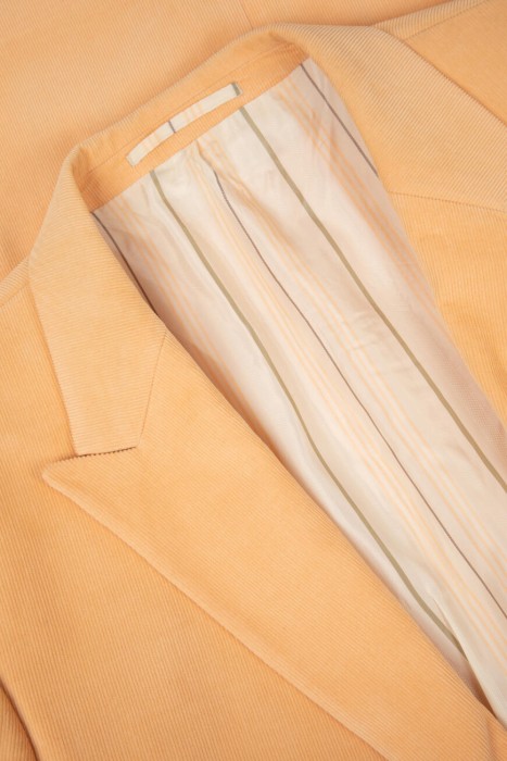 Товар оранжевого цвета с внутренней стороны