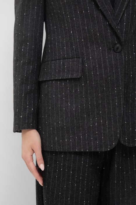 Товар серого цвета с внутренней стороны