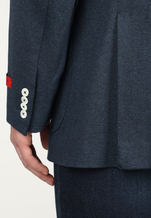 Товар синего цвета с внутренней стороны