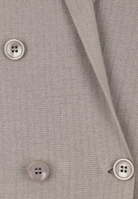 Товар серого цвета с внутренней стороны