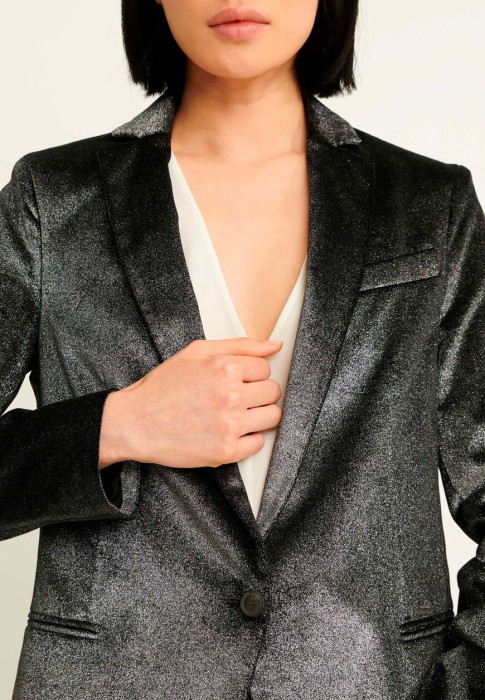 пиджак  из проверенных материалов спереди