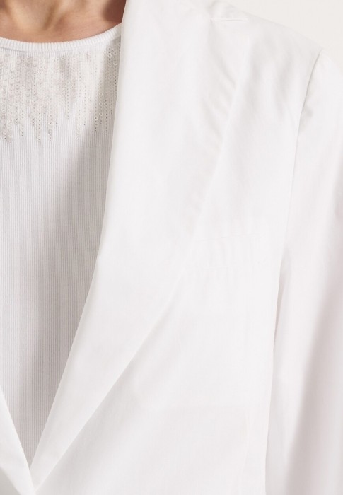 Товар белого цвета с внутренней стороны