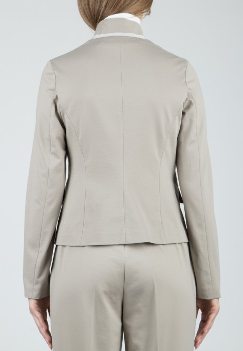 Товар коричневого цвета с внутренней стороны