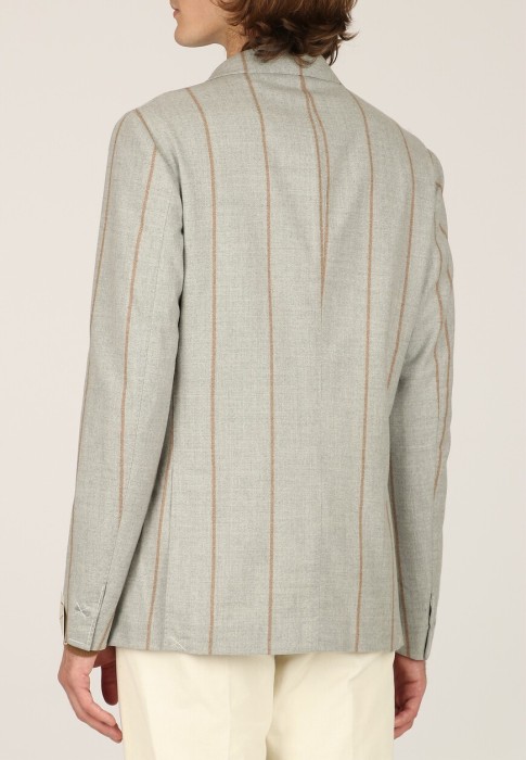 пиджак  из италии вид сбоку