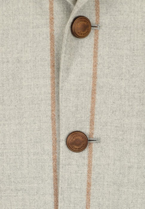 Товар серого цвета с внутренней стороны