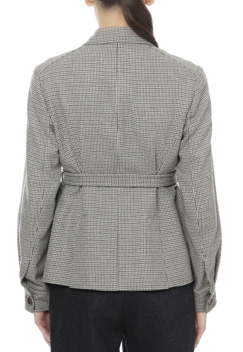 пиджак  по цене 44730 руб вид справа