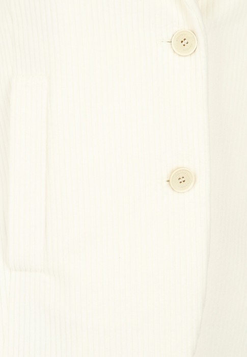 Товар белого цвета с внутренней стороны