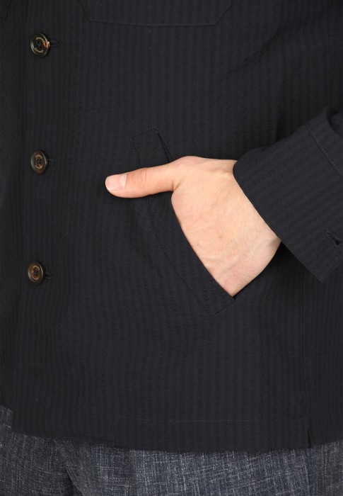 Товар синего цвета с внутренней стороны