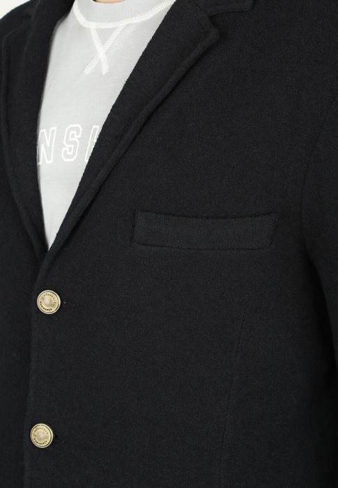 Товар синего цвета с внутренней стороны