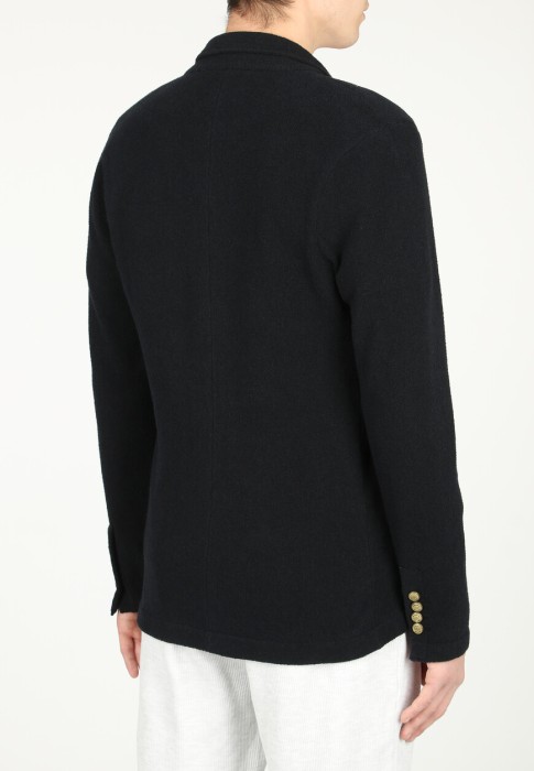 Товар синего цвета с внутренней стороны