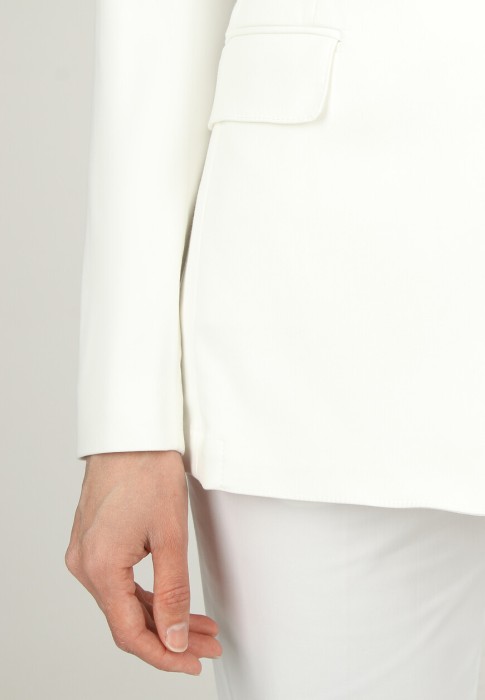 Товар белого цвета с внутренней стороны