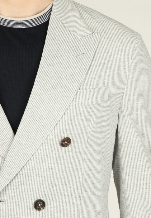 Товар серого цвета с внутренней стороны