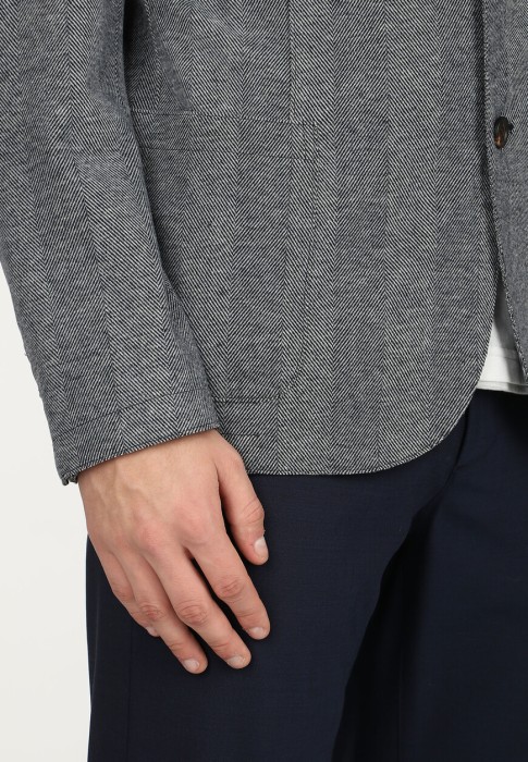 пиджак  из проверенных материалов спереди