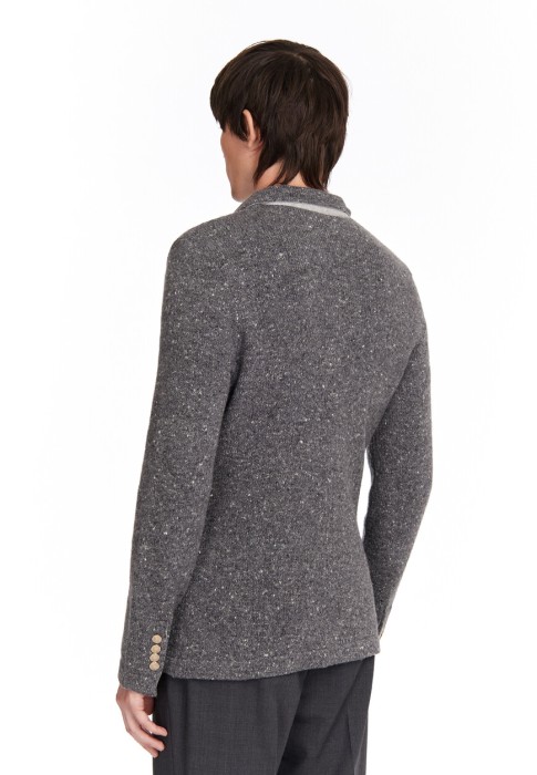 Товар серого цвета с внутренней стороны