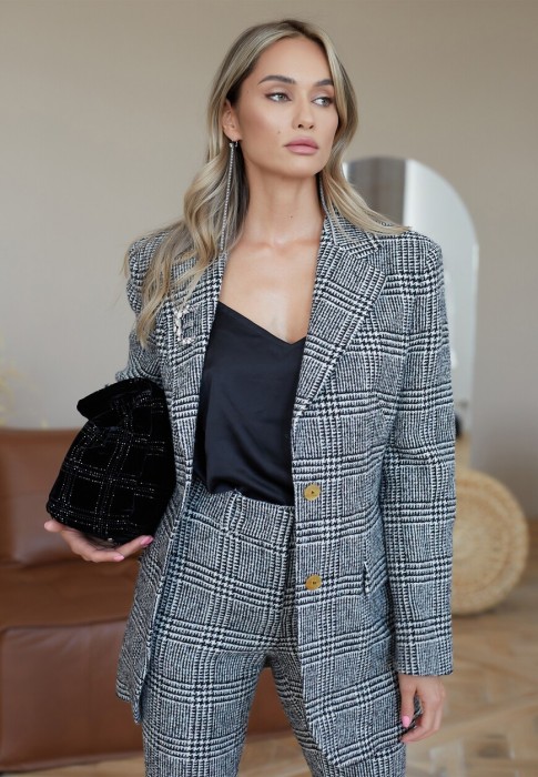 Товар серого цвета с внутренней стороны