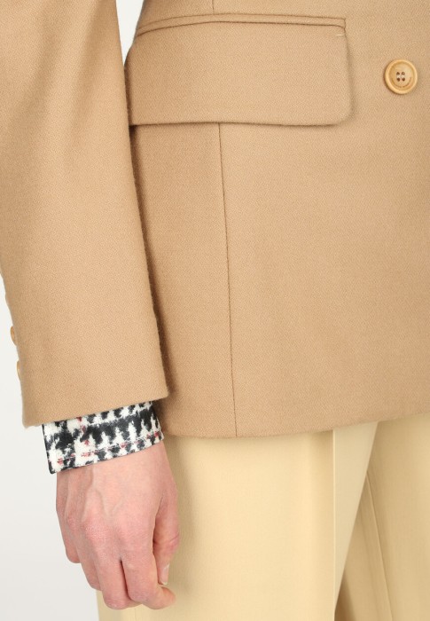 пиджак  из италии вид сбоку