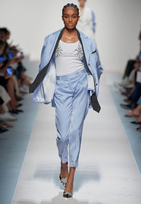 Продукция для женщин фото