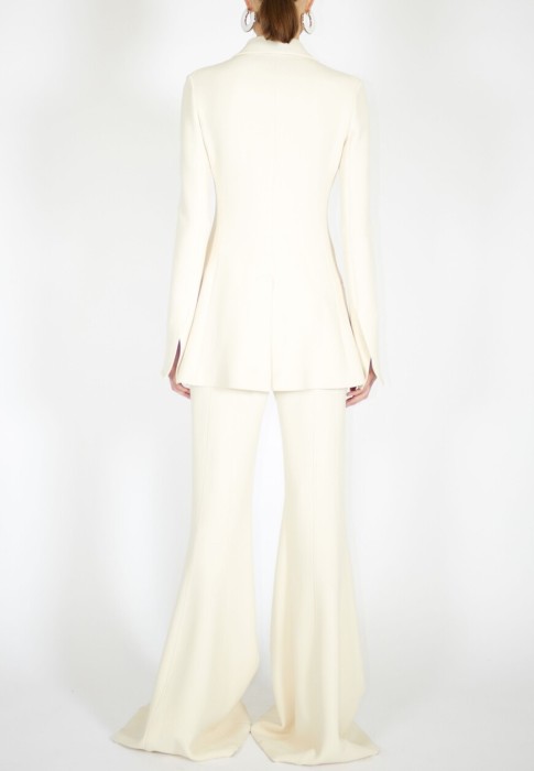 Товар бежевого цвета с внутренней стороны