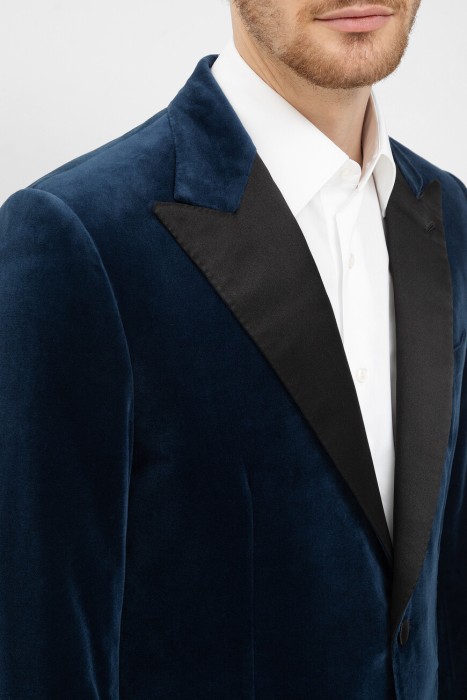 пиджак  из италии вид сбоку