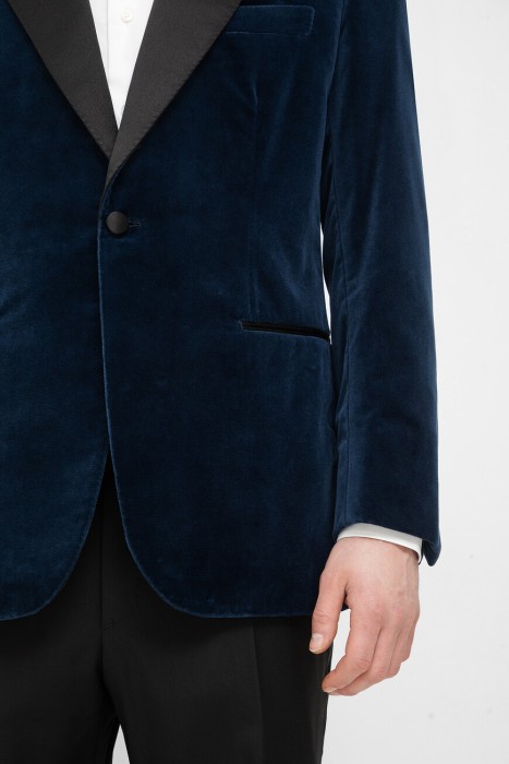 Товар синего цвета с внутренней стороны