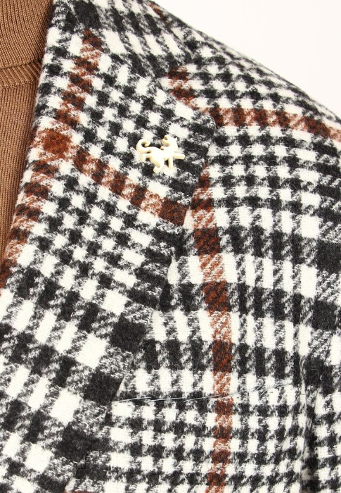 пиджак  из проверенных материалов спереди