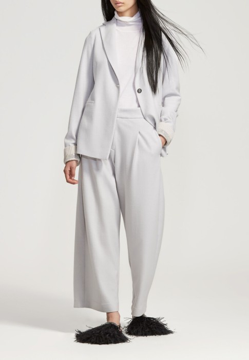 пиджак  по цене 139900 руб вид справа