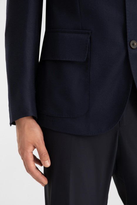 Товар синего цвета с внутренней стороны