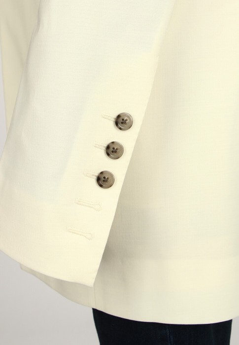 пиджак  из проверенных материалов спереди