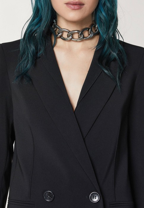 Товар черного цвета с внутренней стороны