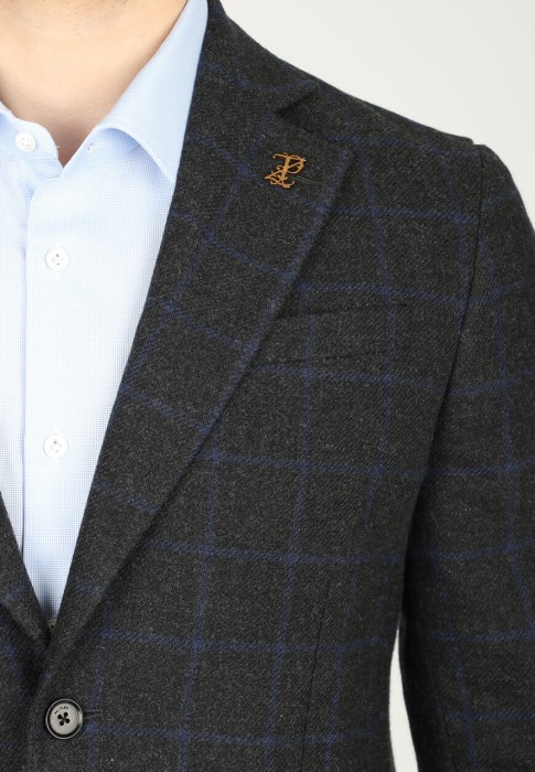 пиджак  из проверенных материалов спереди