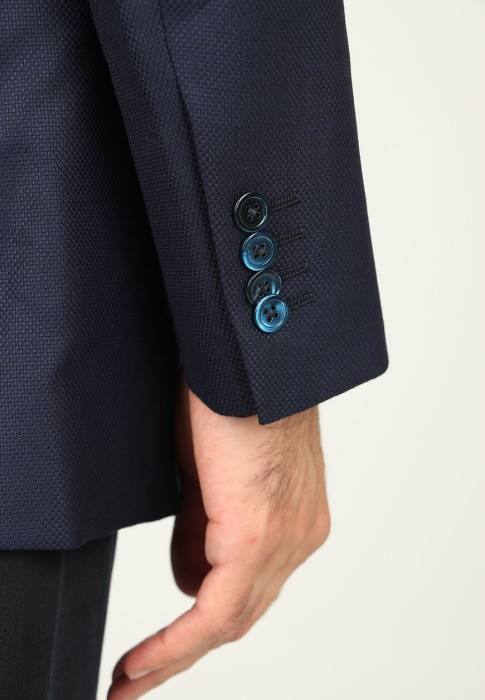 пиджак  из проверенных материалов спереди