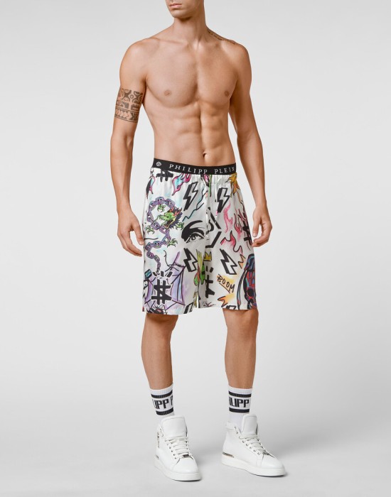 Товар белого цвета с внутренней стороны