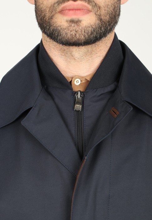 Товар синего цвета с внутренней стороны