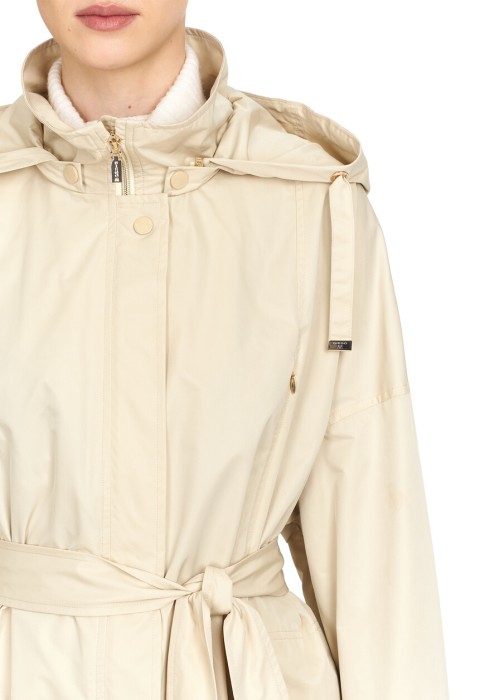 плащ  из проверенных материалов спереди