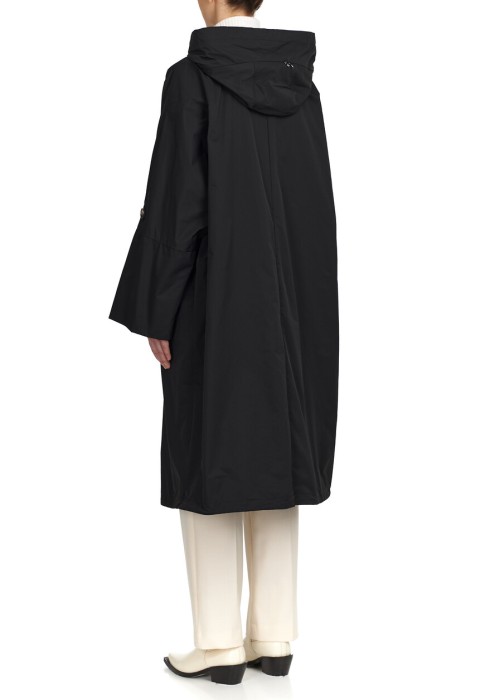 Товар черного цвета с внутренней стороны