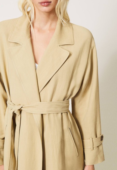 плащ  из проверенных материалов спереди