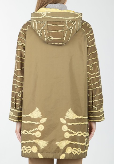 плащ  из проверенных материалов спереди