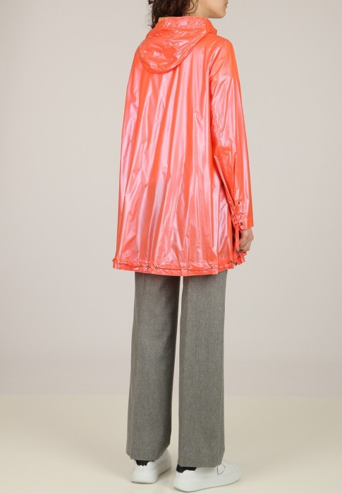 Товар оранжевого цвета с внутренней стороны