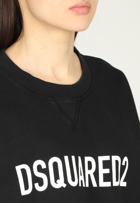 Товар черного цвета с внутренней стороны