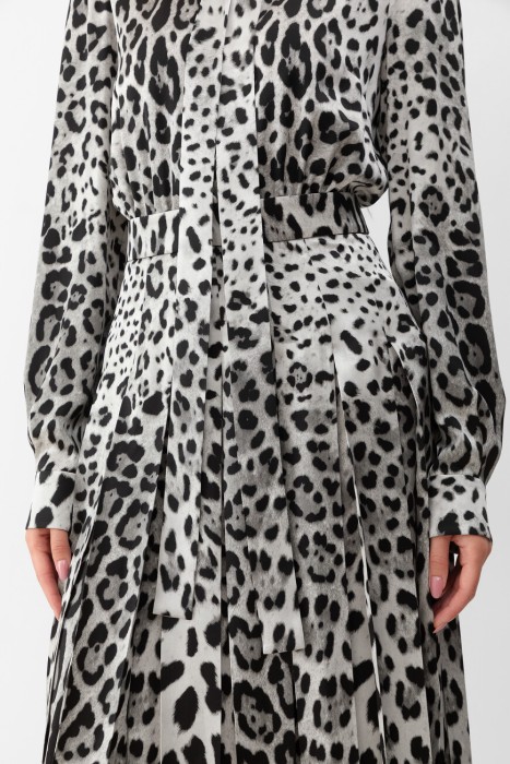 Товар разноцветного цвета с внутренней стороны