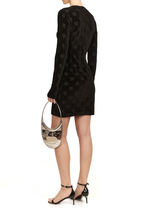 Товар черного цвета с внутренней стороны