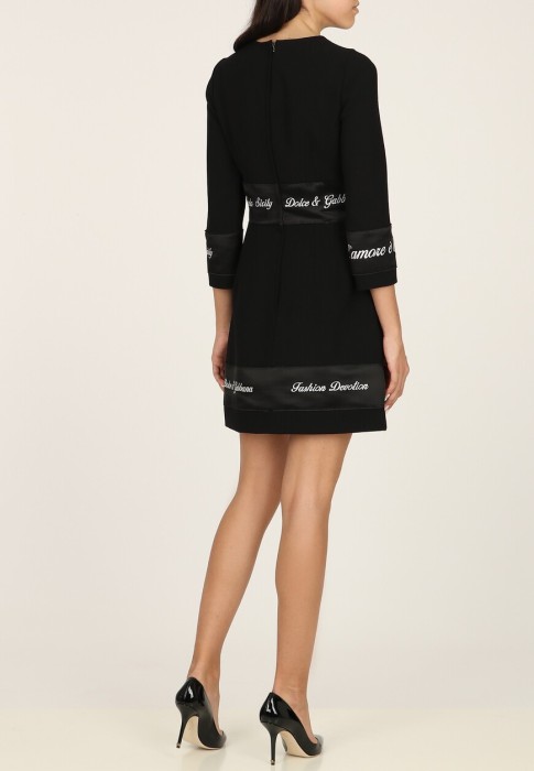 платье dolce&gabbana из италии вид сбоку