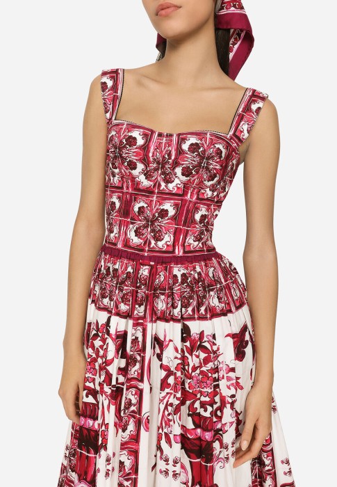 Товар розового цвета с внутренней стороны