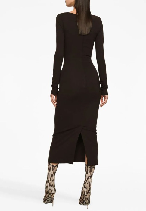 Товар коричневого цвета с внутренней стороны