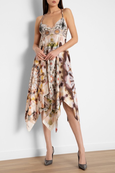 платье  из шелка с принтом из шелка спереди