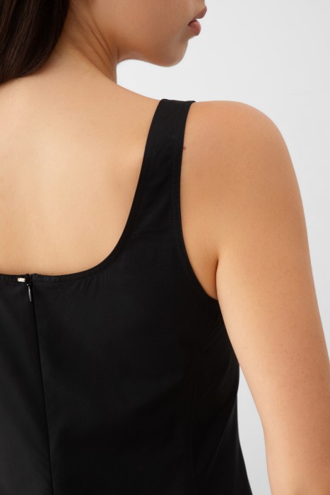 Товар черного цвета с внутренней стороны