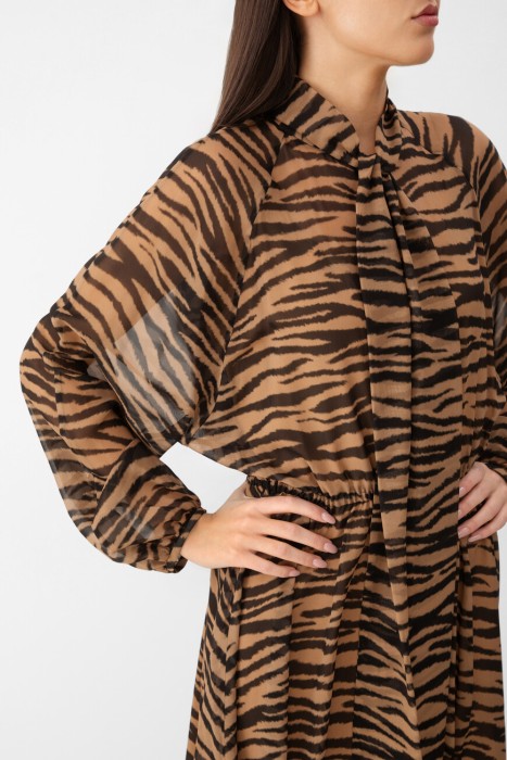 платье maxmara из шелка спереди