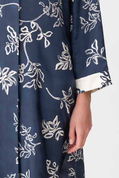 Товар разноцветного цвета с внутренней стороны