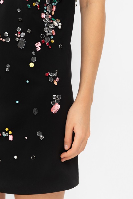 Товар черного цвета с внутренней стороны